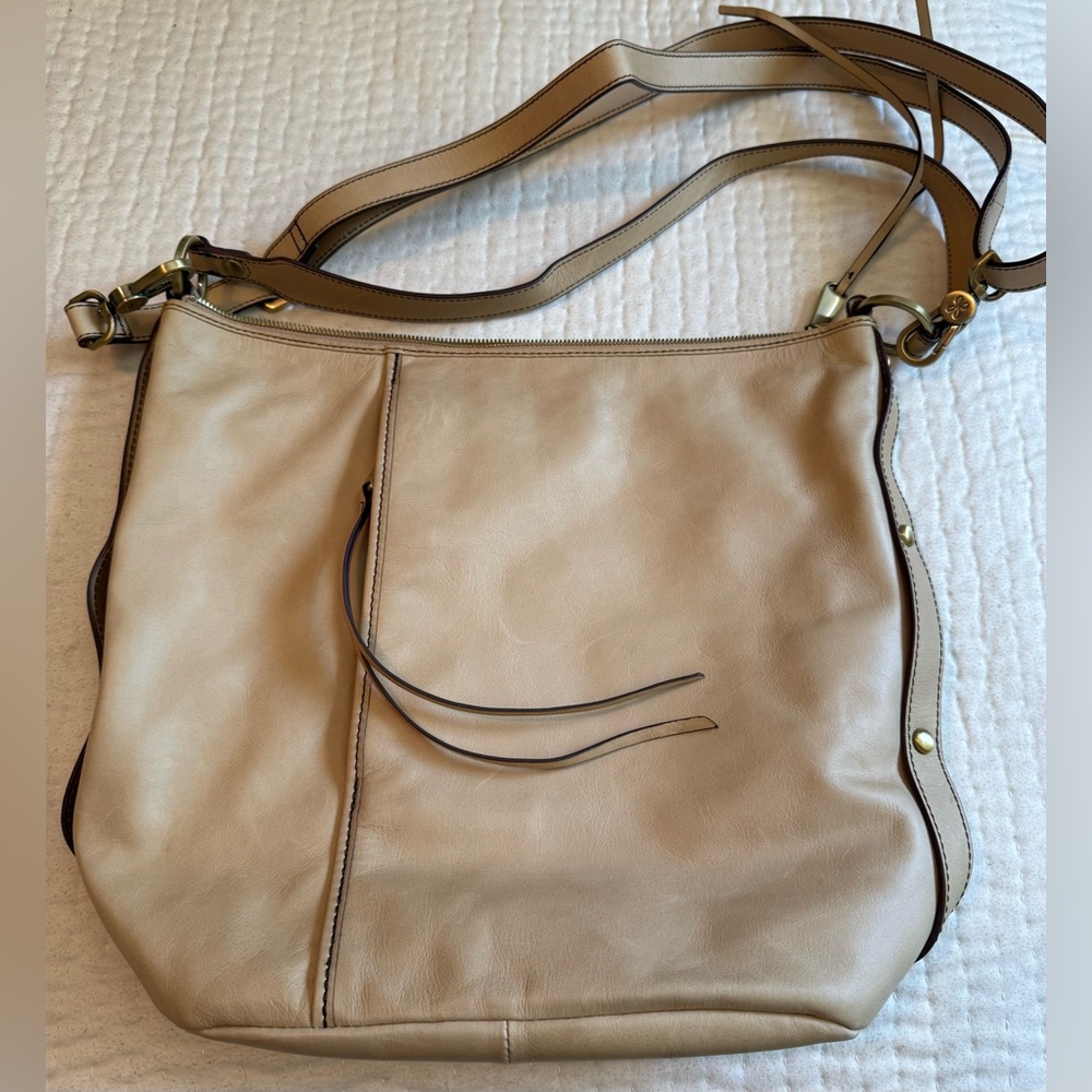 Hobo international leather Torin Crossbody Bucket Bag - Parchment